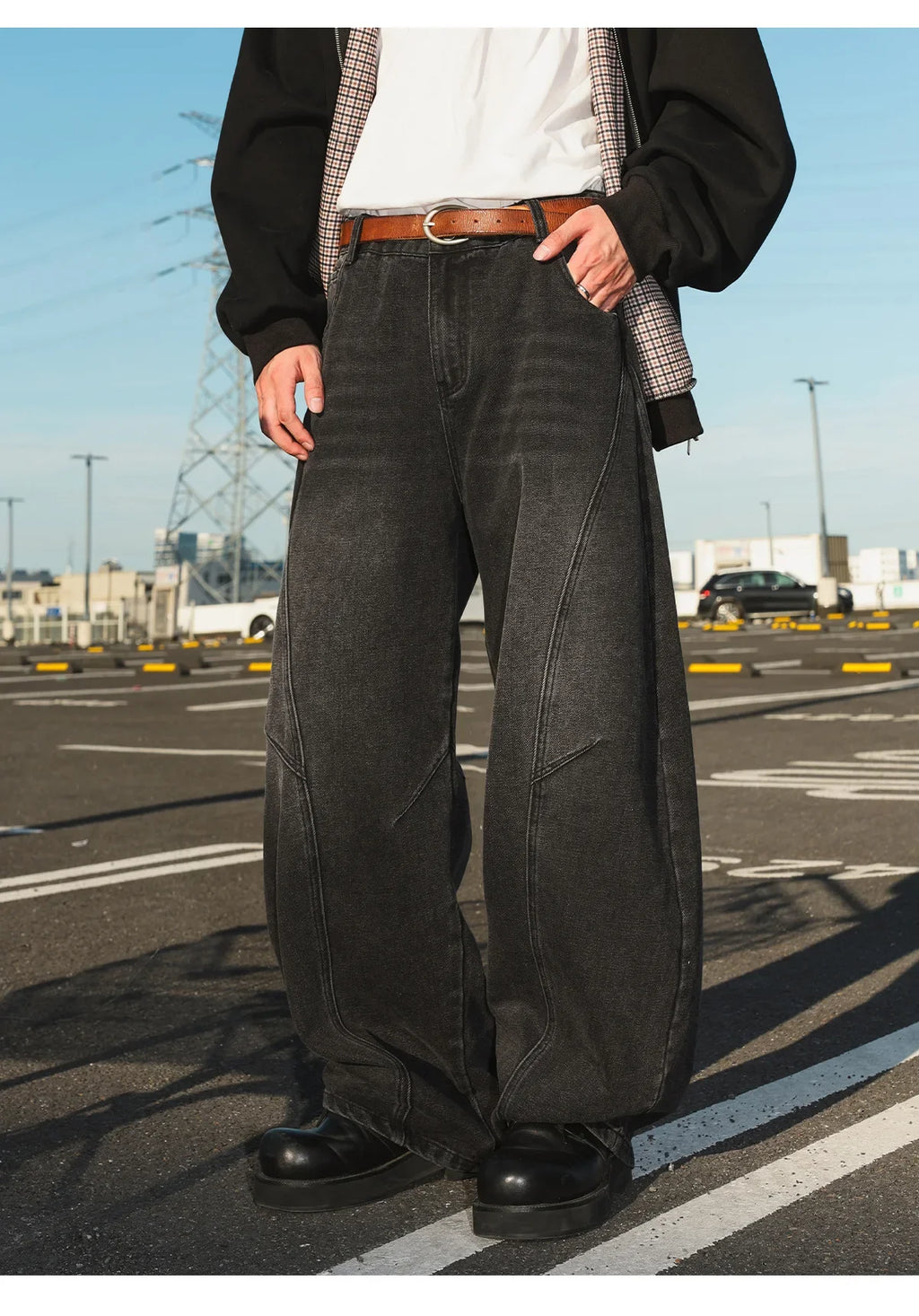 Distressed Curved Straight Jeans